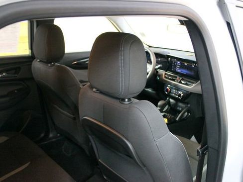 Used 2025 Chevrolet TrailBlazer LT AWD/4WD image 10
