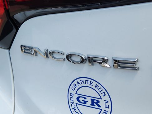 Used 2023 Buick Encore GX Preferred FWD image 32