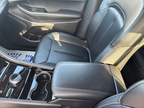 Used 2023 Jeep Grand Cherokee Limited image 25