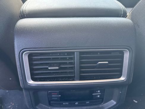 Used 2024 Volkswagen Atlas SE image 17