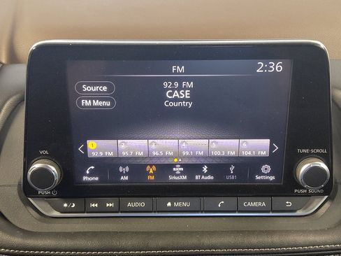 Used 2022 Nissan Rogue SV image 25