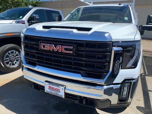 New 2026 GMC Sierra 2500 Pro w/ Convenience Package RWD image 3