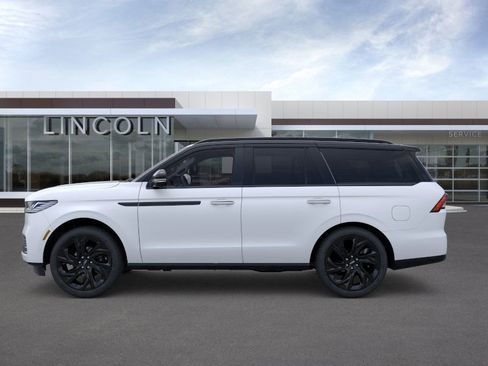 New 2025 Lincoln Navigator Black Label image 3