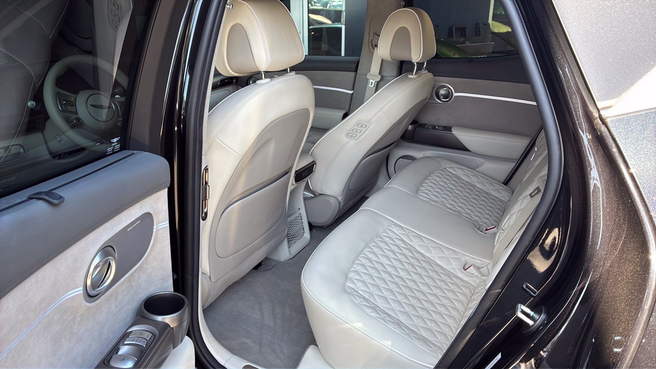 Used 2023 Genesis GV60 Performance AWD/4WD image 30