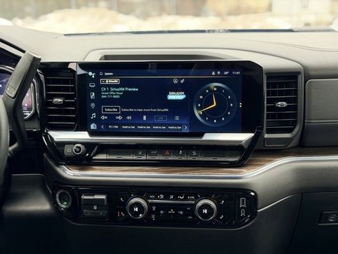 Used 2024 Chevrolet Silverado 2500 LT w/ Convenience Package image 23