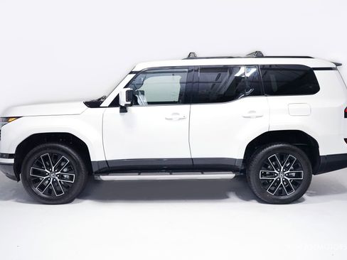 Used 2026 Lexus GX 550 w/ Cold Area Package image 4