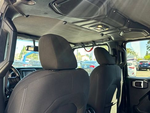 Used 2020 Jeep Gladiator Sport w/ Quick Order Package 24S AWD/4WD image 17