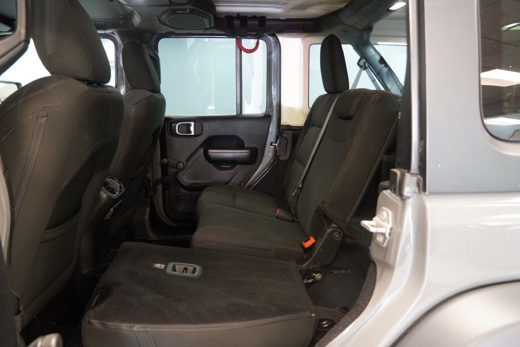 Used 2018 Jeep Wrangler Unlimited Sport AWD/4WD image 27