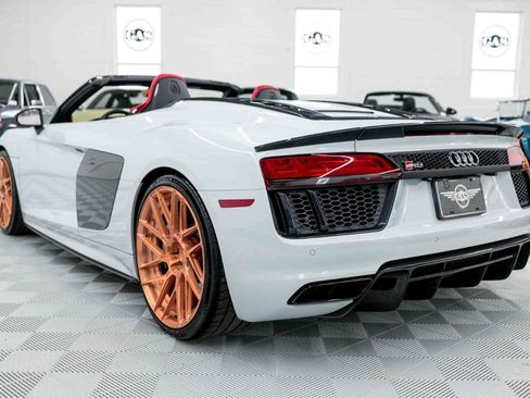 Used 2018 Audi R8 V10 plus image 9