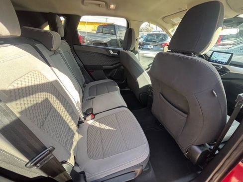 Used 2020 Ford Escape SE image 13