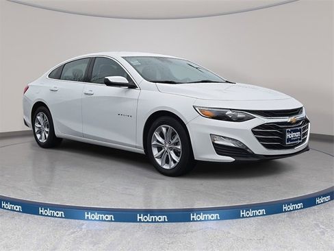 Used 2025 Chevrolet Malibu LT image 3