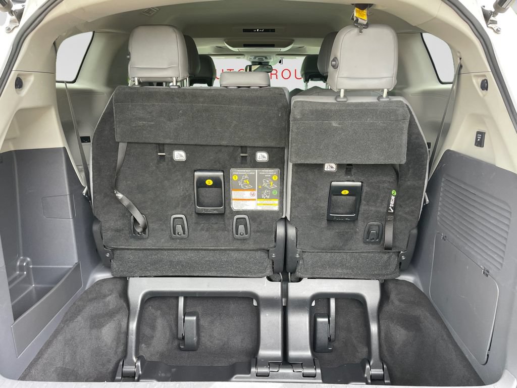 Used 2021 Toyota Sienna XLE w/ XLE Plus Package FWD image 16
