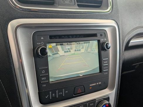 Used 2016 GMC Acadia SLT image 19