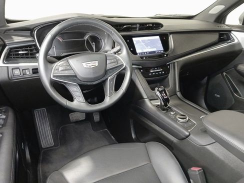 Used 2025 Cadillac XT5 Premium Luxury image 9