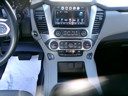 Used 2019 Chevrolet Tahoe LT w/ LT Signature Package image 20