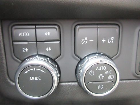 New 2026 GMC Yukon XL Elevation w/ Elevation Premium Package AWD/4WD image 17