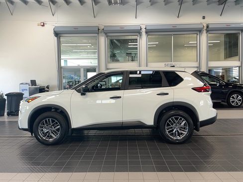Certified 2026 Nissan Rogue S AWD/4WD image 4