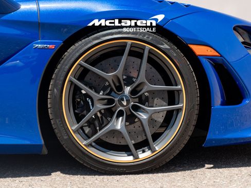 Used 2024 McLaren 750S Spider RWD image 31