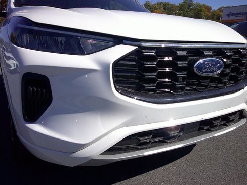 Certified 2023 Ford Escape ST-Line w/ Equipment Group 301A image 5