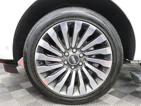 Used 2020 Lincoln Navigator L Reserve w/ Luxury Package image 37