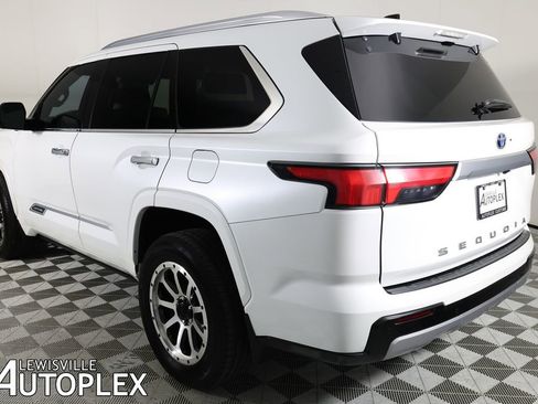 Used 2023 Toyota Sequoia Capstone image 7