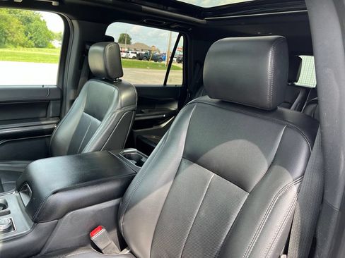 Used 2020 Ford Expedition XLT w/ Equipment Group 202A AWD/4WD image 36