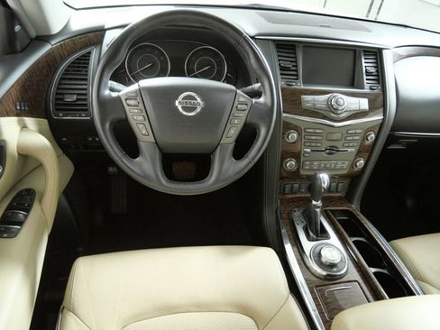 Used 2019 Nissan Armada SL w/ Premium Package AWD/4WD image 4