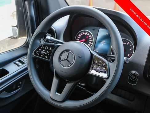 Used 2024 Mercedes-Benz Sprinter 2500 image 16