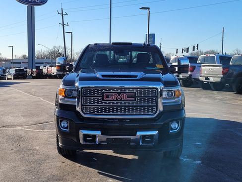 Used 2019 GMC Sierra 2500 Denali w/ Duramax Plus Package image 9