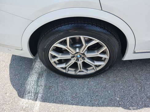 Used 2023 BMW X7 xDrive40i AWD/4WD image 6
