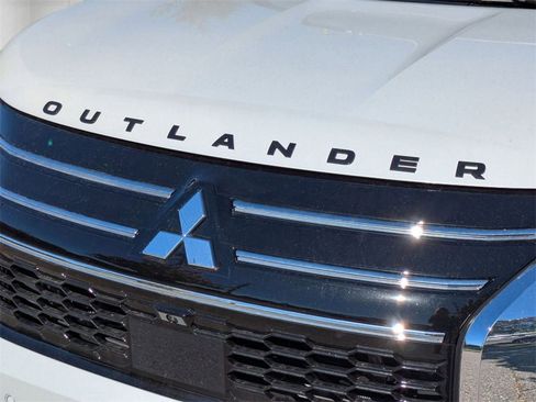New 2025 Mitsubishi Outlander SEL image 10