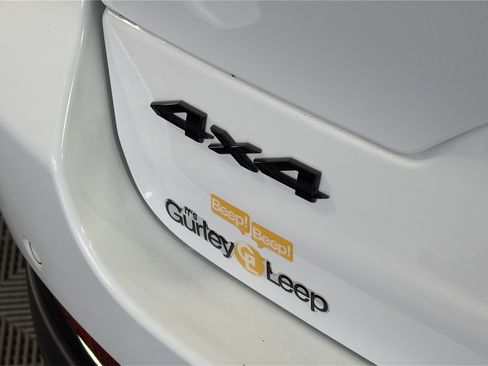 Used 2024 Jeep Grand Cherokee Altitude AWD/4WD image 16