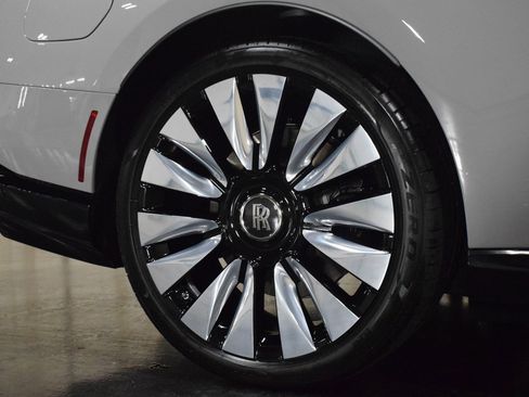 New 2024 Rolls-Royce Spectre w/ Spectre Launch Package image 16