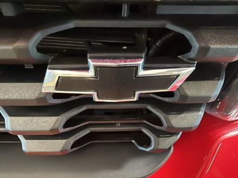 Used 2020 Chevrolet Silverado 1500 Custom w/ Custom Value Package AWD/4WD image 9