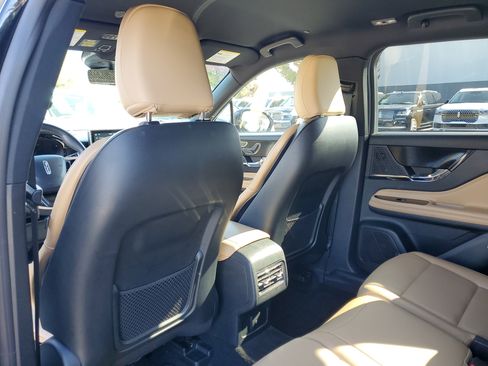 Certified 2022 Lincoln Corsair Reserve image 10