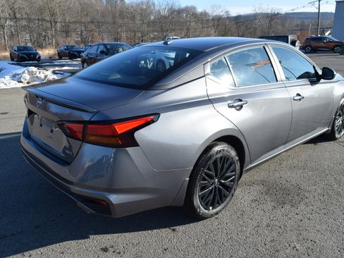 Used 2025 Nissan Altima 2.5 SV w/ SV Special Edition Package image 5