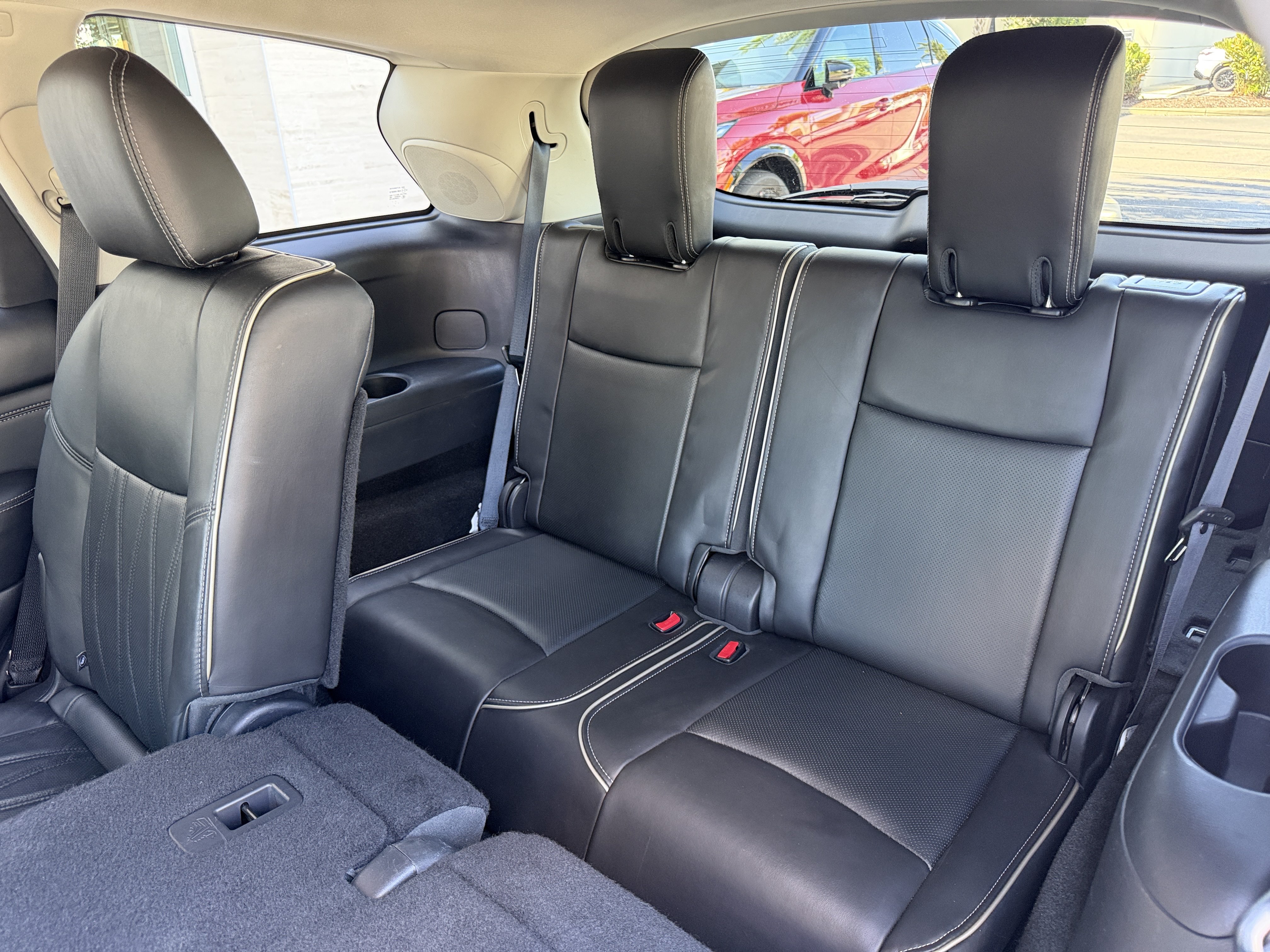 Used 2016 INFINITI QX60 FWD w/ Deluxe Technology Package image 13