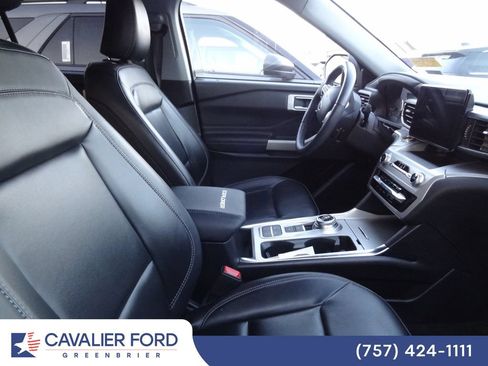 Used 2021 Ford Explorer XLT w/ Equipment Group 202A RWD image 8