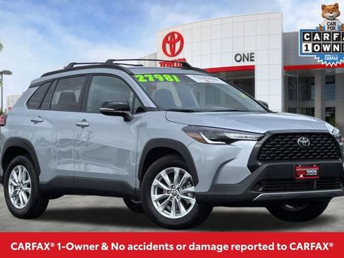 Certified 2025 Toyota Corolla Cross LE image 2