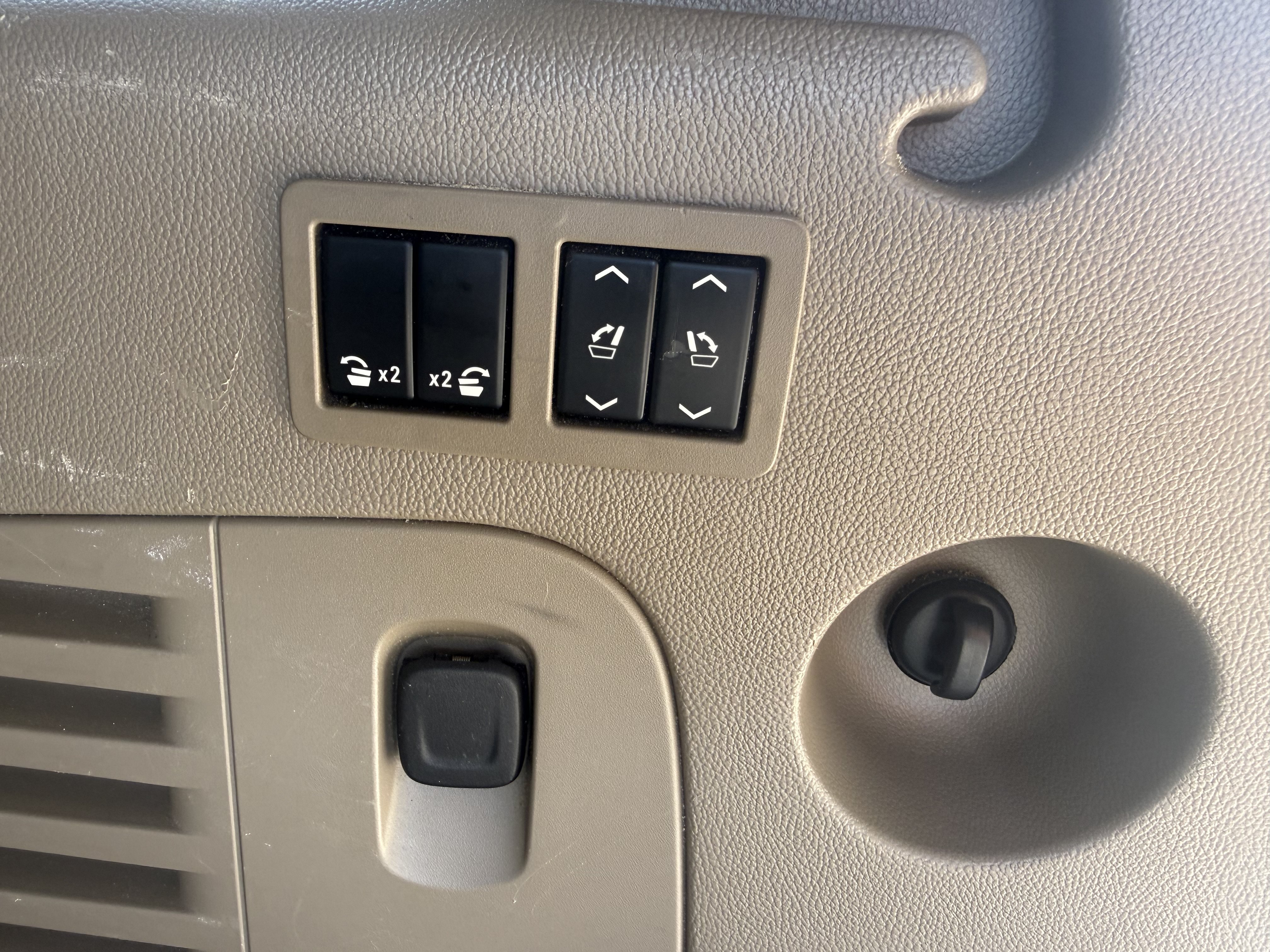 Used 2019 Chevrolet Suburban Premier RWD image 21