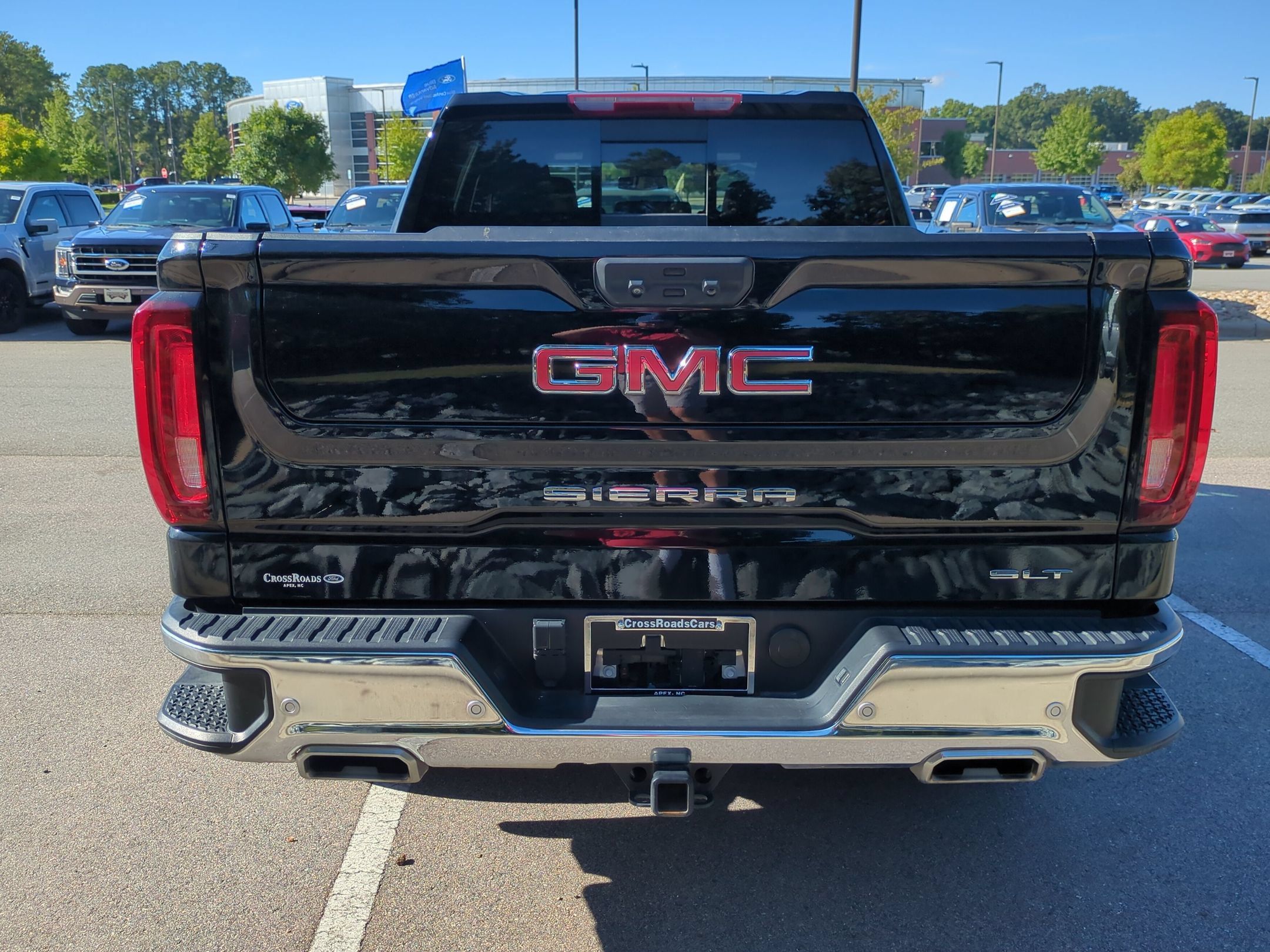Used 2025 GMC Sierra 1500 SLT w/ SLT Premium Plus Package AWD/4WD image 5