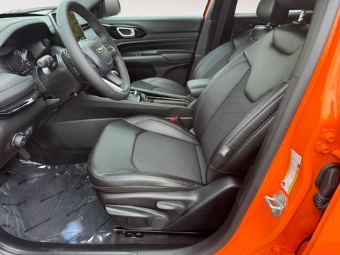 Used 2026 Jeep Compass Latitude AWD/4WD image 9