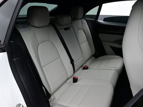 Certified 2025 Porsche Macan Electric RWD image 16