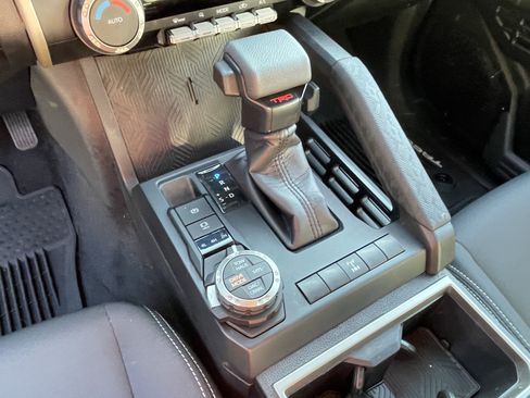 Certified 2025 Toyota Tacoma TRD Off-Road AWD/4WD image 24