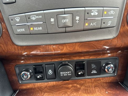 Used 2017 INFINITI QX80 4WD w/ Deluxe Technology Package image 29