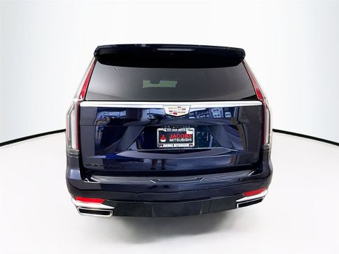 Used 2022 Cadillac Escalade Premium Luxury image 27