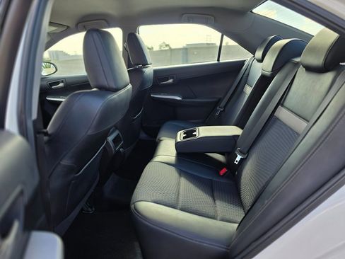 Used 2012 Toyota Camry SE image 18