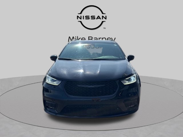 Used 2025 Chrysler Pacifica Limited FWD image 6