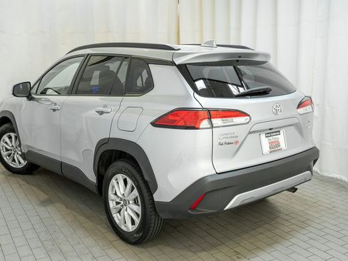 Used 2024 Toyota Corolla Cross LE AWD/4WD image 3