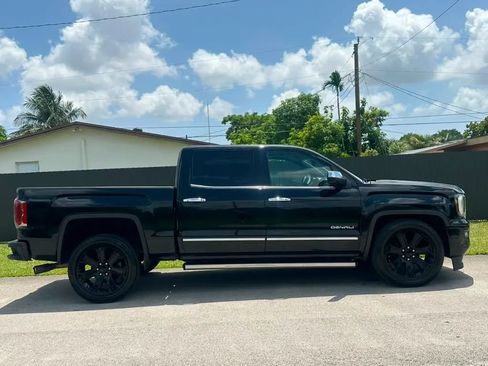 Used 2018 GMC Sierra 1500 Denali w/ Denali Ultimate Package AWD/4WD image 3